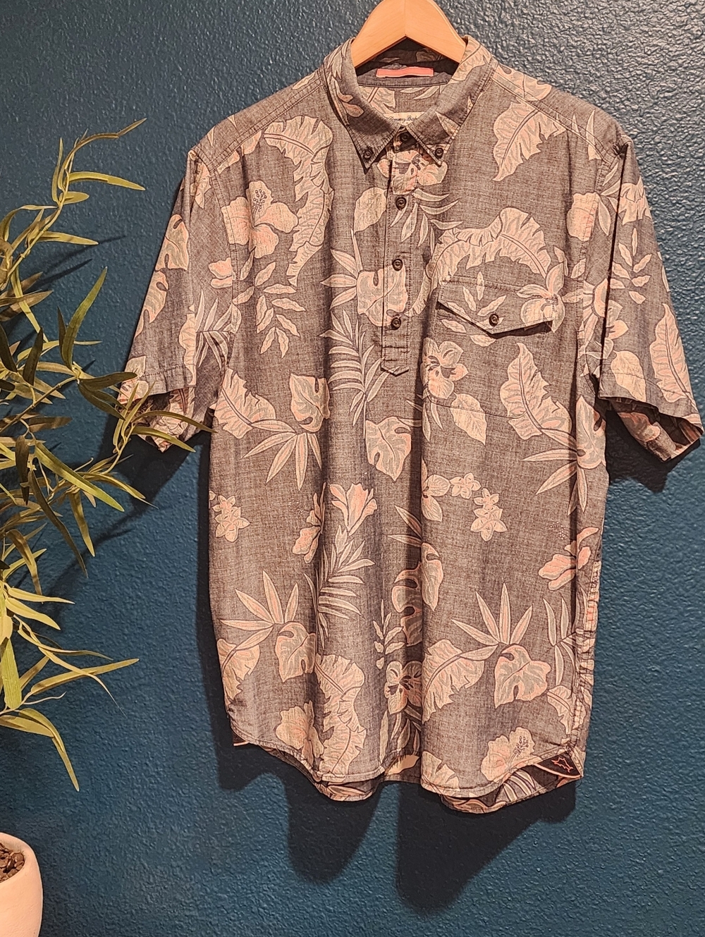 TOMMY BAHAMA - Men's Dress Shirt Tropical Blue & Pink Floral & Foilage